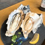 牡蠣と肉 宴 - 焼き牡蠣