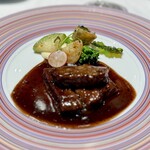 シェ・イノ - 牛肉ソテー ペリグーソース