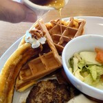 ココス 垂井店 - ワッフル(メープルシロップかけ)