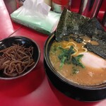 豚骨醤油ラーメン 王道家 柏店 - 