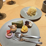 ブッフェアンドカフェ スロープサイドダイナー ザクロ - 