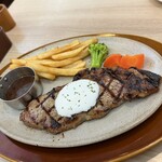 ロイヤルホスト 那覇空港店 - 