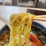 蓬来軒 本店 - 中細麺