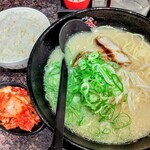薩摩ラーメン しんば - 心羽ラーメン･ご飯キムチセット大盛
