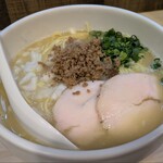 らーめん 鶏の一 - 鶏白湯ラーメン