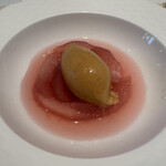 シェ・モリヤ - デザート　リンゴのコンポートとキャラメルアイス