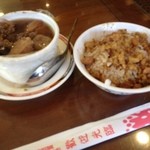 丸林魯肉飯 - 左☆4佛（仏）跳牆　　　右☆6魯肉飯