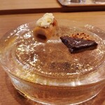 Restaurant Honjin - 小菓子2種=アーモンドの焼き菓子チョコレートがけ＆りんごのケーキ チーズクリームのせ