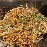 うまいもん横丁 FC加古川別府店 - ダブルホルモン焼きうどん➕そばトッピング