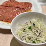 焼肉あきら 神田 - 締めの牛テールの釜飯は薬味いっぱいで胃に優しいお味でした♪