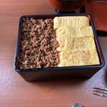うなぎ割烹山田 - 孫の豚そぼろ＆卵焼き丼