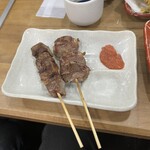 ゑびすセンター - 左厚切りタン串、右砂肝串