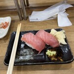 ゑびすセンター - 中トロ握り、締めには最高！