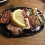 立ち呑みのさのや - ぶりのねぎま 2本 240円(2014.11.29)