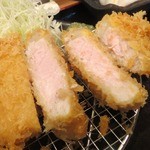 とんかつ いわい - ロースミックス定食のロース断面