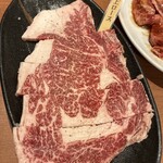 熱烈カルビ - こ国産牛上ロース（税込1,628円）