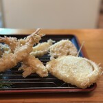 天ぷら定食 どこ - 天どこえび定食　　　　　　　　　　　　　　　　　　　えび2匹+天ぷら6品(レンコン、ササミ、イカ、ナス、サツマイモ、玉ねぎ)+ご飯+味噌汁