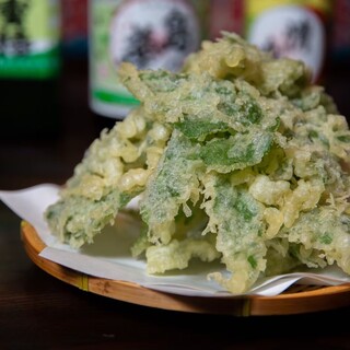 島の魅力を味わう！豊かな恵み”明日葉”のサクサク天ぷら