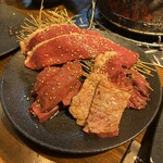 炭火焼ホルモン ぐう - 