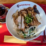 鬍鬚張魯肉飯 金沢工大前店 - 