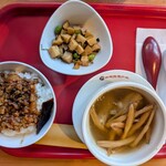 鬍鬚張魯肉飯 金沢工大前店 - 