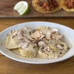 TATA - 黒トリュフとリコッタチーズを包んだラビオリ (取り分け後)