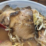 Ramen Arisa - 美しい。このチャーシューが旨い。トロトロで味の染みた脂も旨い