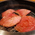 炭焼 金竜山 - 特上ロースはこんなに大判です 2014.12.x