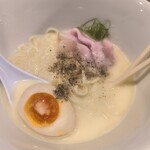 らーめんMAIKAGURA - 薬味を添えて。