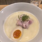 らーめんMAIKAGURA - 鶏白湯ラーメン1150円。