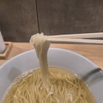 らーめんMAIKAGURA - 超絶品のシルキーな細麺。