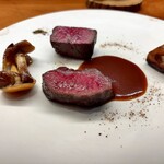 332675955 - 鹿食べ比べ