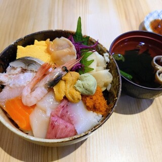 小松水産の海鮮丼_0