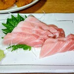 丸山鮮魚店 - 大トロよりの中トロです