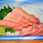 丸山鮮魚店 - 鹿児島県産本まぐろ中とろ　698円