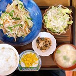 いろはや食堂 - 定食ランチ モツ炒め