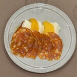 ラパン - モッツァレラ・チーズ　サラミ　柿