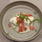 ラパン - 鯛のポワレ　赤かぶ　レモンオイル　かぶのソース