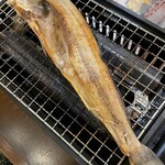 海味焼 酒場 〇上水産 - 灰干しホッケ半身@769