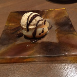 ラ スフォリーナ - 洋ナシのコンポートとシチリア産アーモンドのジェラート 2014-11