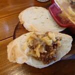 BEARS - バゲットにラザニアグラタンをディップして
食べてみても合うなあ❗️

追加でバゲットも追加してみたくなる美味しさだった

■バゲット4枚追加　＋200円