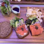 PIER21 MUSIC CAFE & BAR - 