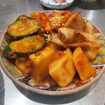 タン・シャリ・焼肉 たんたたん - キムチ盛り合わせ