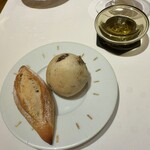 ロオジエ - パンについているオリーブオイルも美味