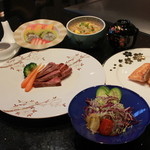 锦阁樱海日本铁板烧料理 - お肉と魚のランチ248元