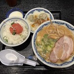 博多麺房 赤のれん - 