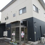 山の家 アララギ - 駐車場は敷地内