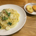 ファミリア - Cream pasta 850yen. 