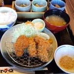 とんかつ とんQ - 国産ヒレかつ＆カキフライランチ（1,436円）。評判がいいのが分かりました。とっても感じが良い店員さんたちです。お料理のほうも美味しくて大満足。又、来たいと家族にお願いされています。