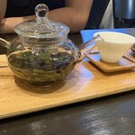 甘露 - セットのウーロン茶
